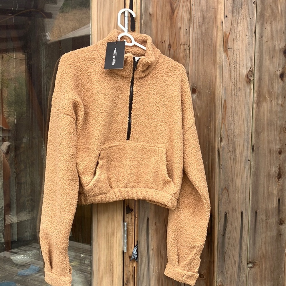 Brand new crop sweater. zip front oversized sweater. From PrettyLittleThing